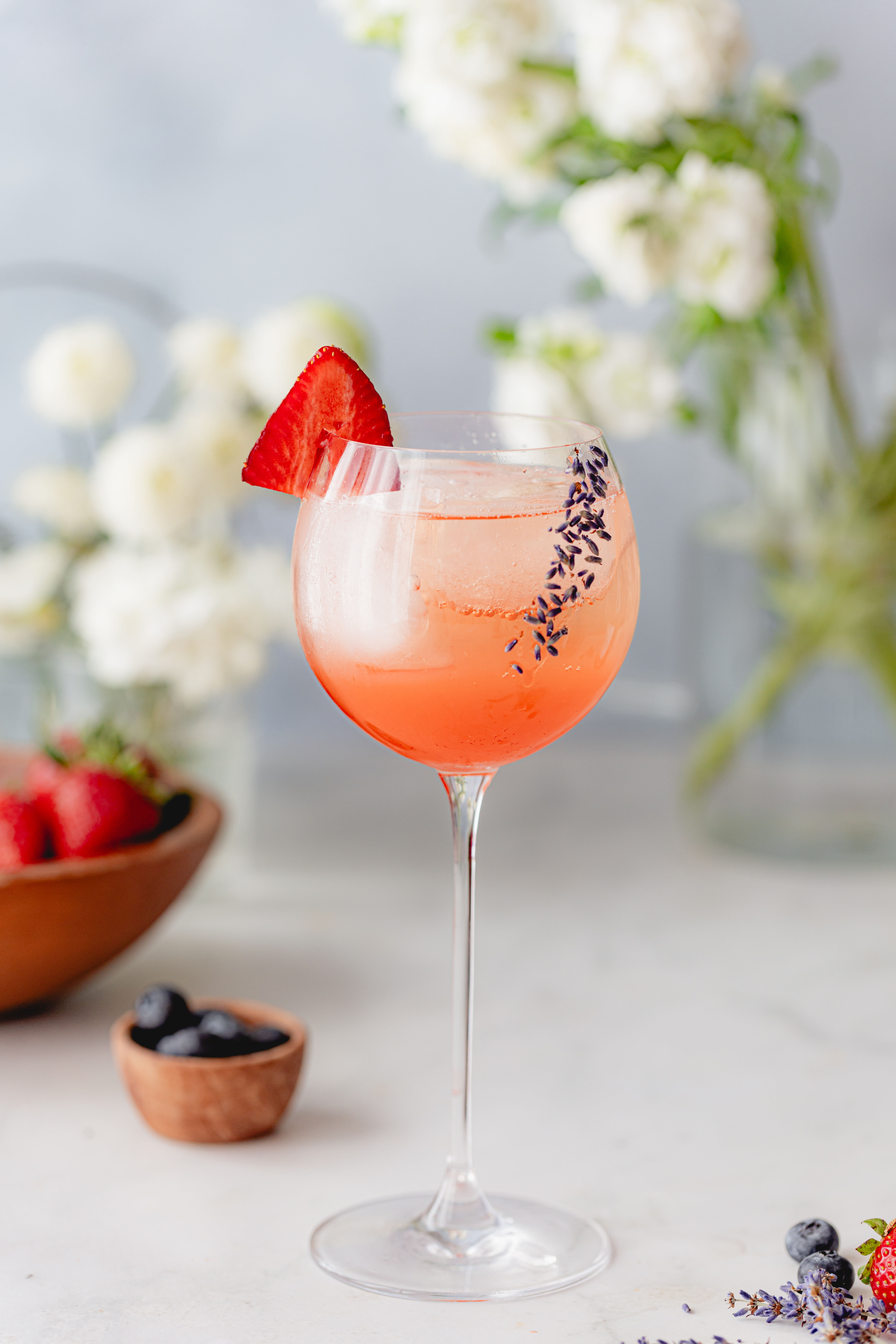Bubbly Lavender Ros&eacute; Prosecco Cocktail Recipe