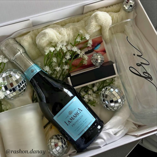 La Marca bridal party proposal box