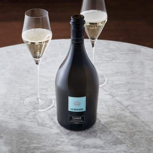 Prosecco lifestyle image