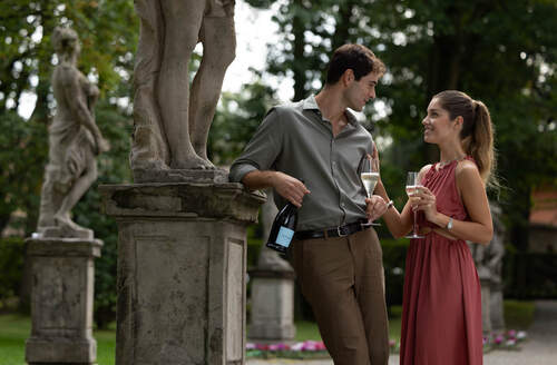 Gift of Prosecco with a bow