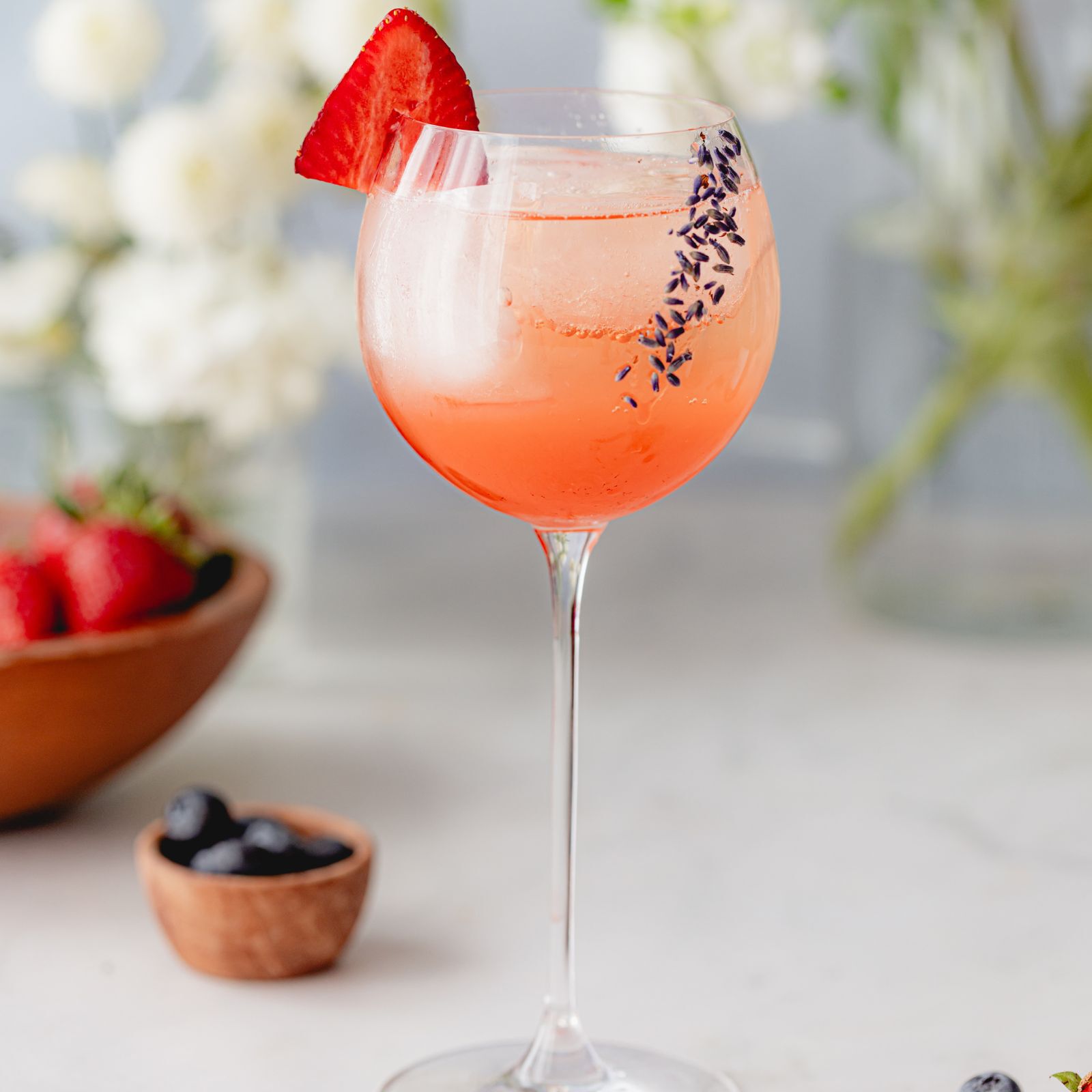 Bubbly Lavender Ros&eacute; Prosecco Cocktail recipe