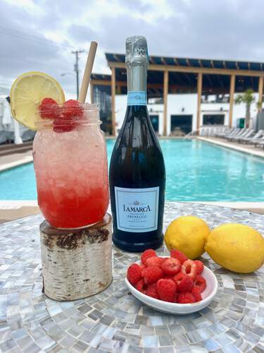 Magnolia Raspberry Spritz