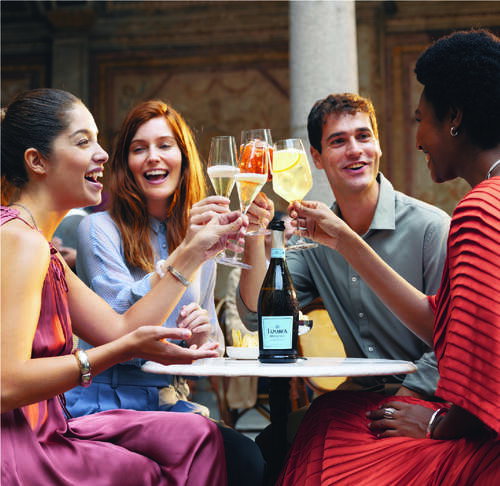 Brunch with Prosecco cocktails Brunch with Prosecco cocktails